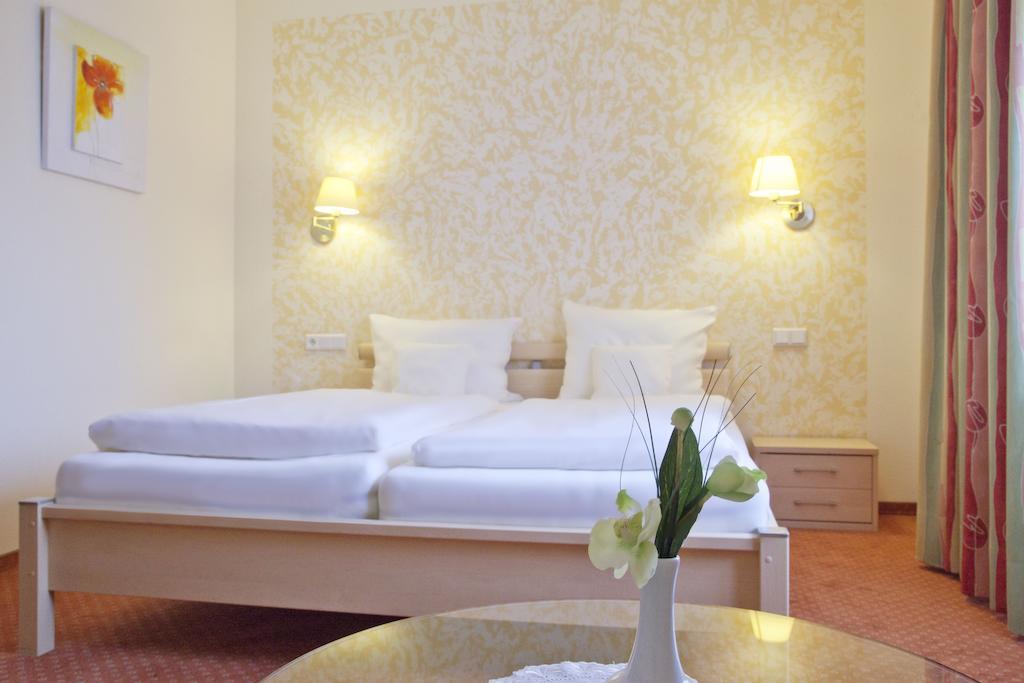 City-Hotel Фризойте Номер фото