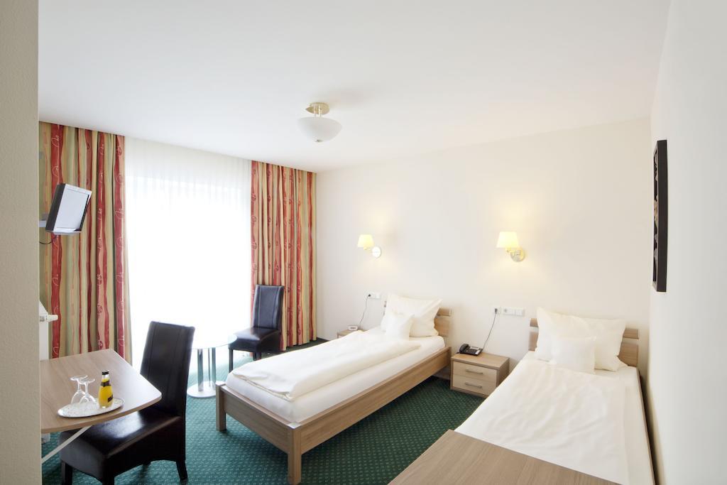 City-Hotel Фризойте Экстерьер фото